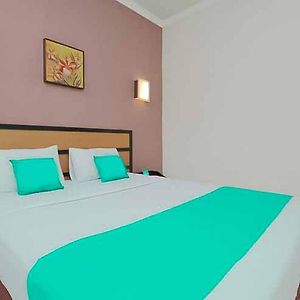 Hotel Lestari Near Lippo Plaza Mall Jember